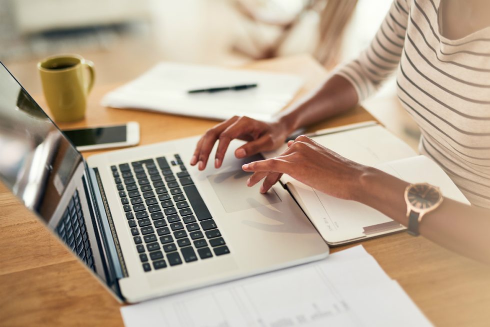 generador resumen ayuda trabajo